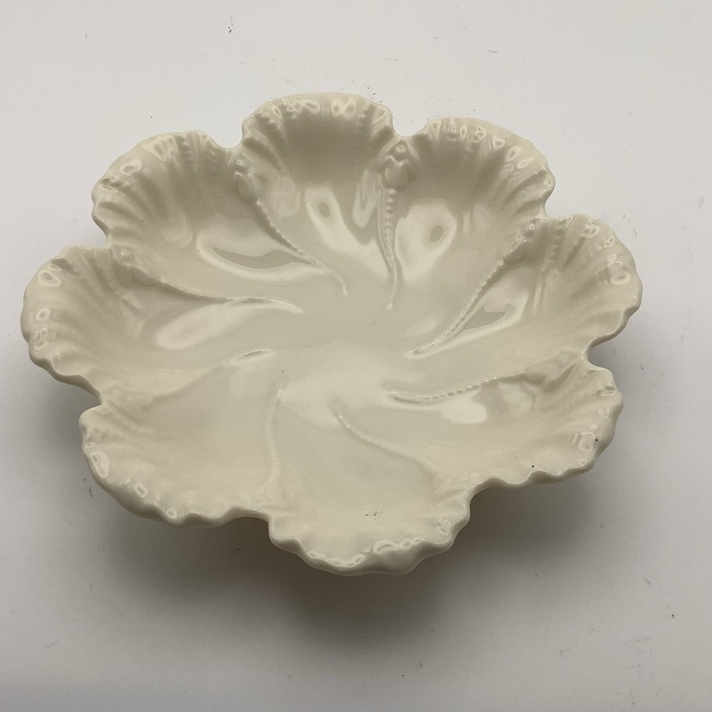 Vintage Lenox Round Veined Leaf Bowl